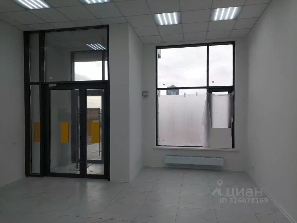 Офис в Свердловская область, Екатеринбург ул. Академика Ландау, 6 (51 ... - Фото 1