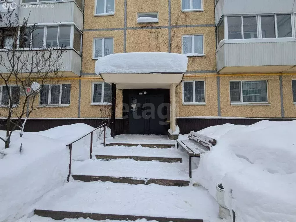 2-комнатная квартира: Сарапул, Центральный жилой район, улица ... - Фото 1