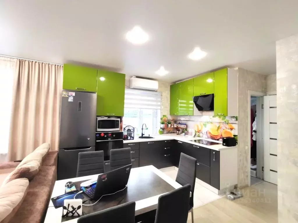 Дом в Омская область, Омск ул. 1-я Енисейская, 92Б (77 м) - Фото 1