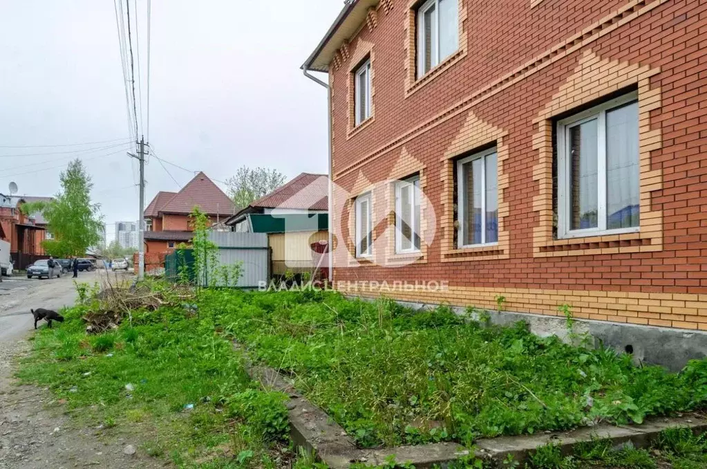 Дом в Новосибирская область, Новосибирск ул. Караваева, 50 (386 м) - Фото 1