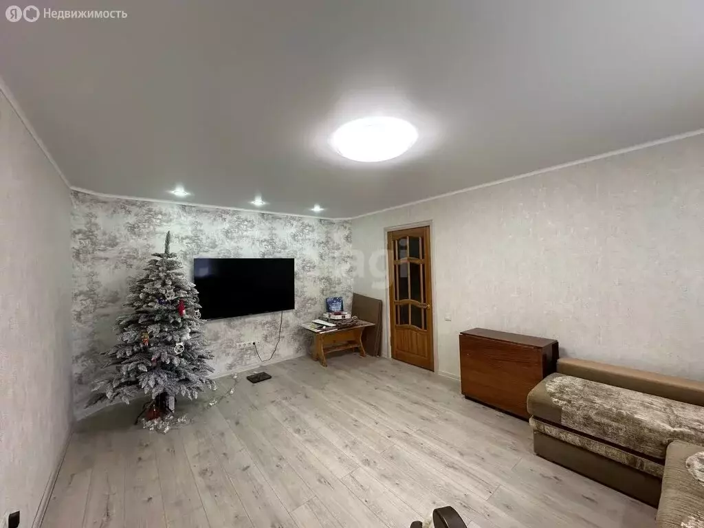 3-комнатная квартира: Невинномысск, улица Гагарина, 38 (60.2 м) - Фото 0
