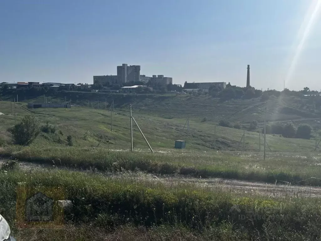 Участок в Крым, Симферополь ул. Литовского полка, 14 (9.0 сот.) - Фото 0