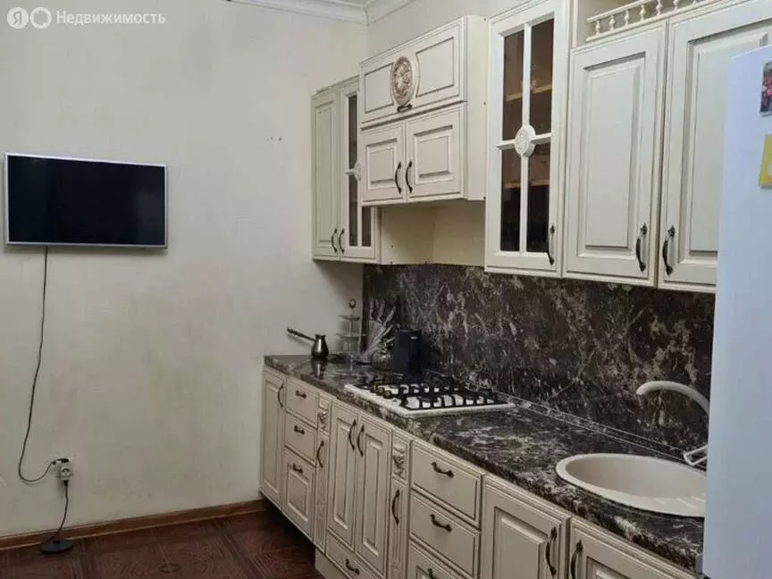 2-комнатная квартира: Махачкала, улица Каммаева, 44 (69 м) - Фото 0