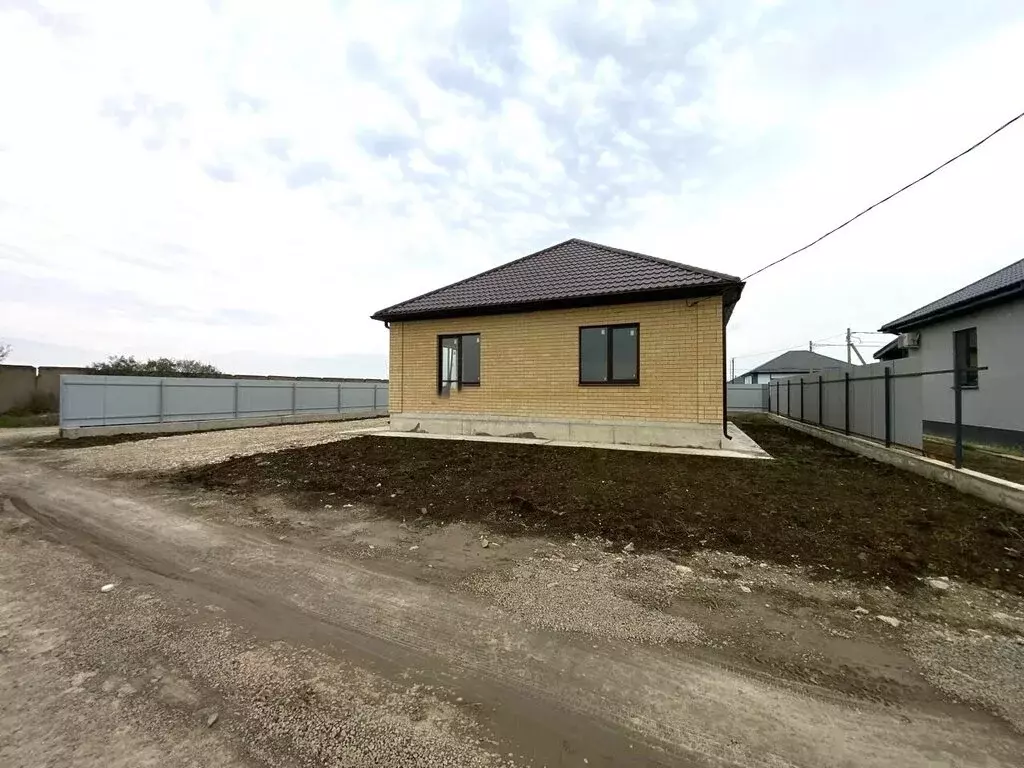 Дом в Крымск, Стекольная улица (124 м) - Фото 1