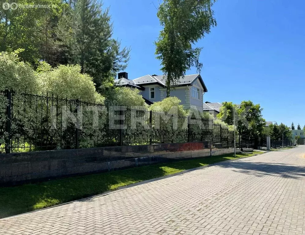 Дом в село Усово, КП Усово-8 (350 м) - Фото 1