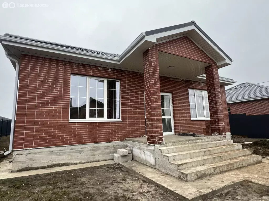 Дом в Ростов-на-Дону, Особенная улица (110 м) - Фото 0