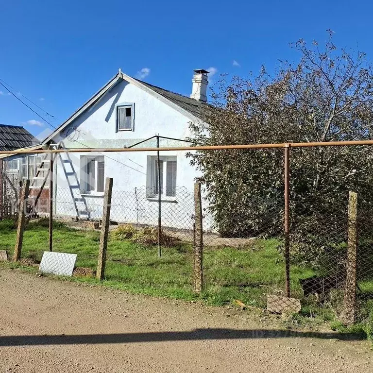 Дом в Крым, Сакский район, Охотниковское с/пос, с. Орлянка  (46 м) - Фото 2