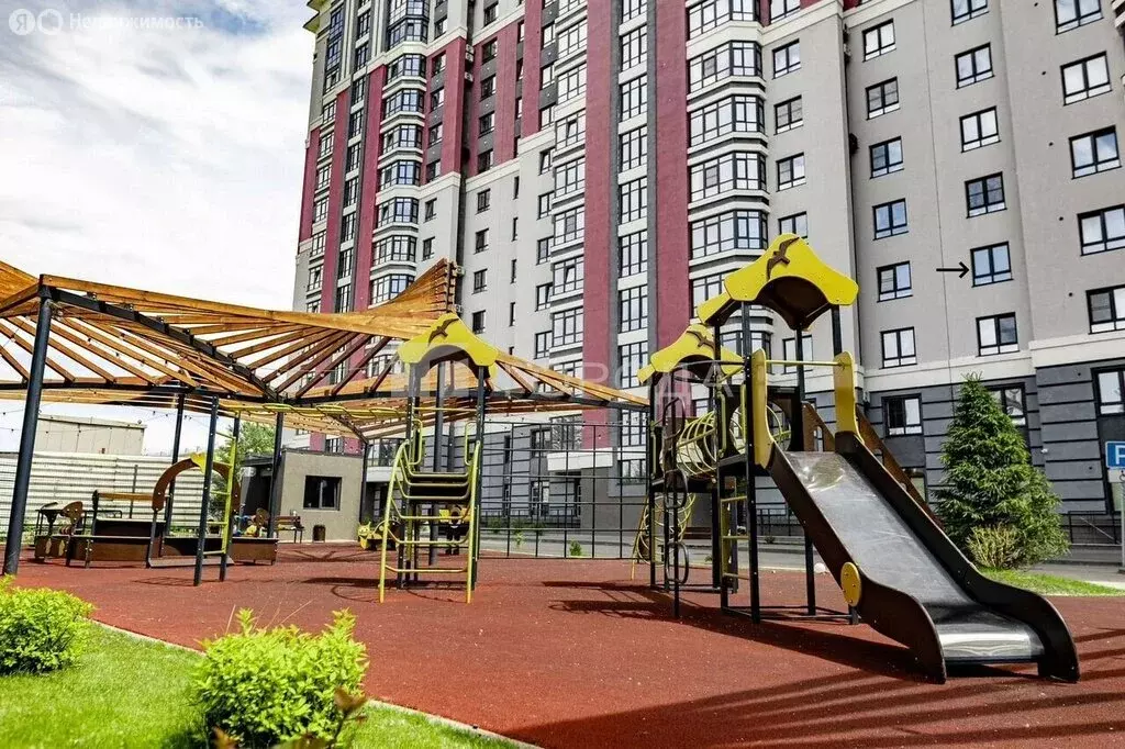 3-комнатная квартира: Барнаул, улица Профинтерна, 28А (78.4 м) - Фото 0