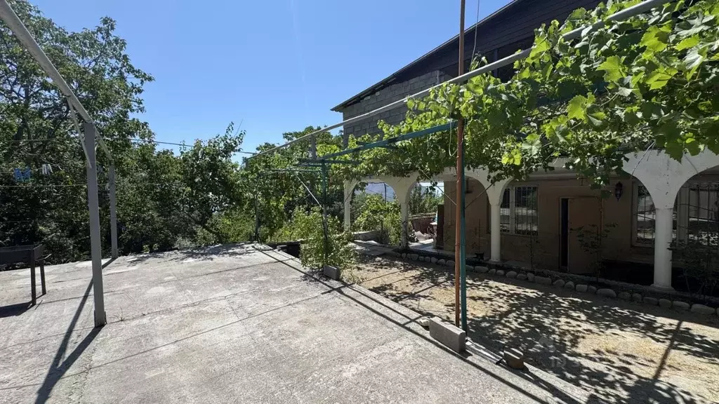 Дом в Крым, Алушта муниципальный округ, с. Запрудное ул. Октябрьская, ... - Фото 1