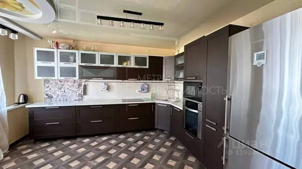 3-к кв. Тюменская область, Тюмень ул. Сакко, 30 (101.5 м) - Фото 0
