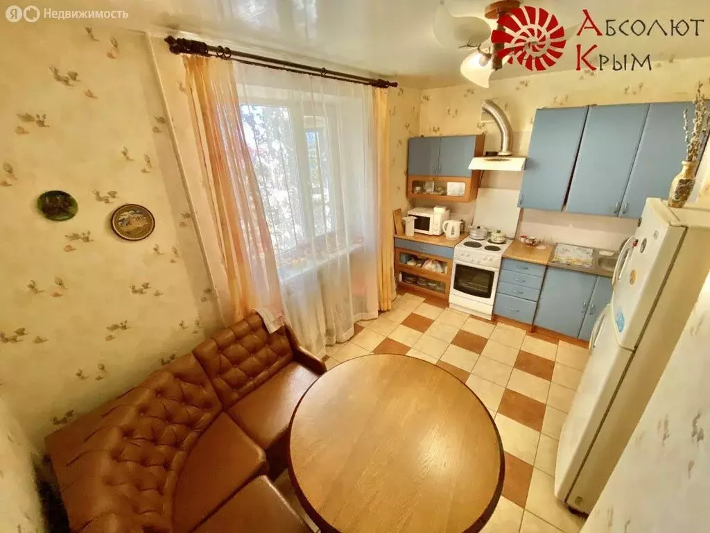 3-комнатная квартира: Феодосия, Симферопольское шоссе, 41А (68.3 м) - Фото 0