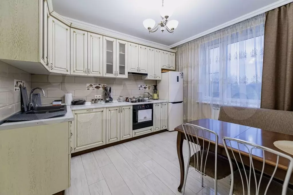 3-к. квартира, 100 м, 4/16 эт. - Фото 0