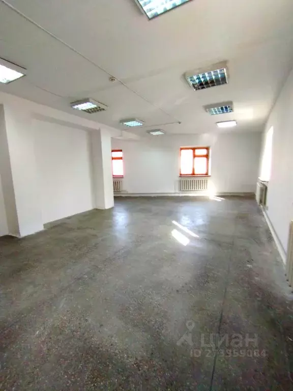 Помещение свободного назначения в Алтайский край, Барнаул Победная ... - Фото 1