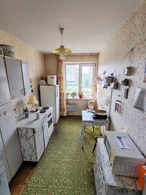 3-к кв. Свердловская область, Екатеринбург ул. Родонитовая, 26 (65.6 ... - Фото 0
