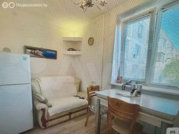 2-комнатная квартира: Евпатория, улица 60 лет ВЛКСМ, 41 (58.5 м) - Фото 2