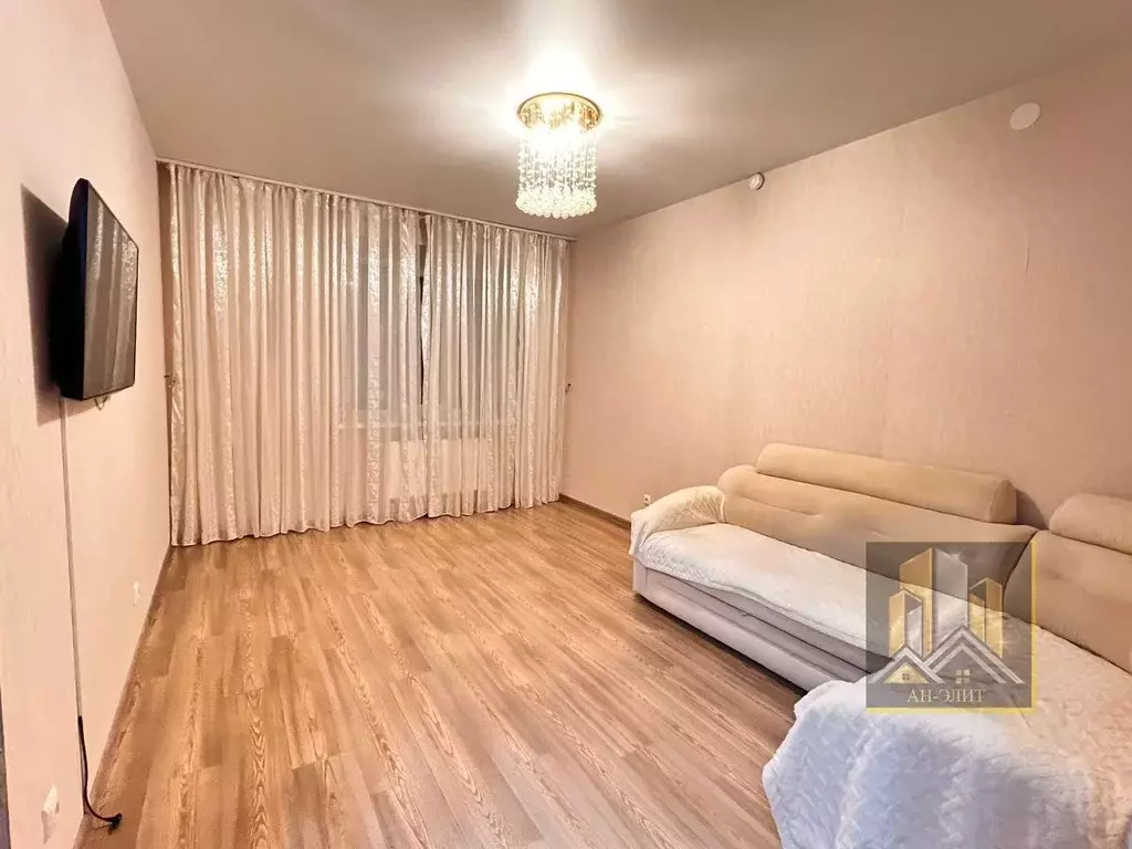 1-к кв. Татарстан, Казань ул. Рауиса Гареева, 94 (35.0 м) - Фото 2