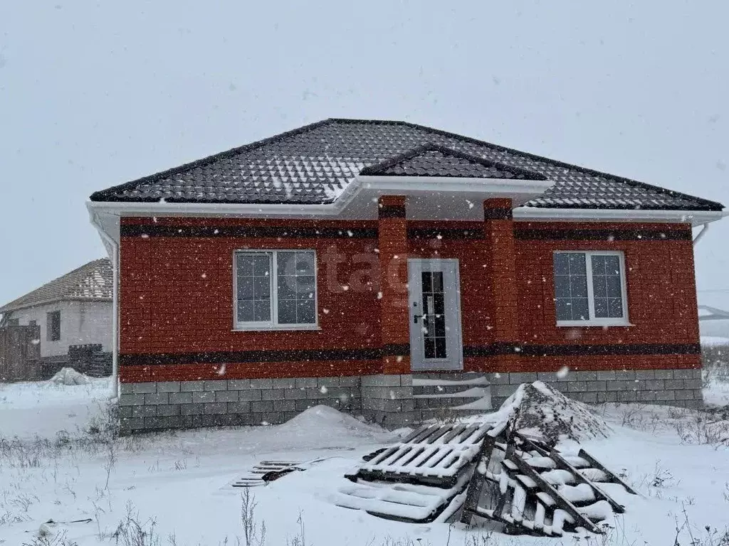 Дом в Белгородская область, Белгородский район, Пушкарское с/пос, с. ... - Фото 1