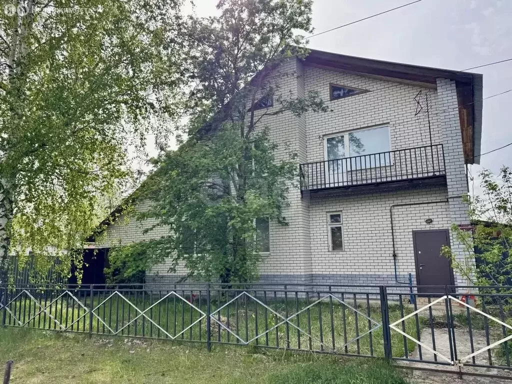 Дом в Выкса, улица Ломоносова (183.3 м) - Фото 1