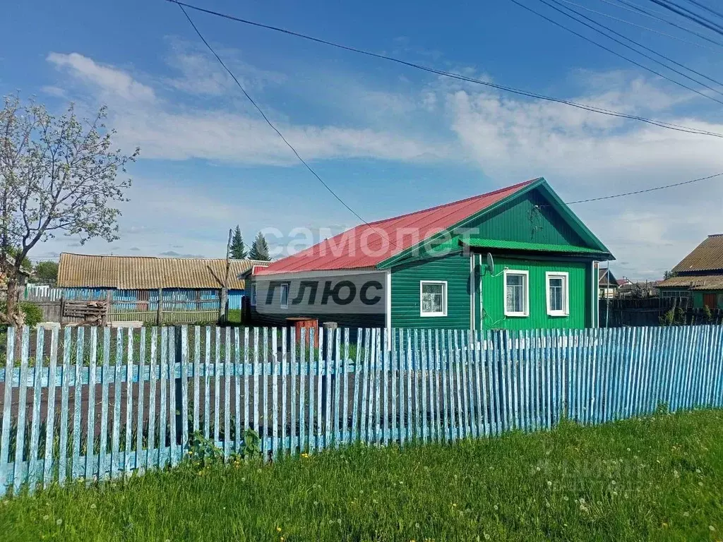 Дом в Башкортостан, Куюргазинский район, Бахмутский сельсовет, с. ... - Фото 0