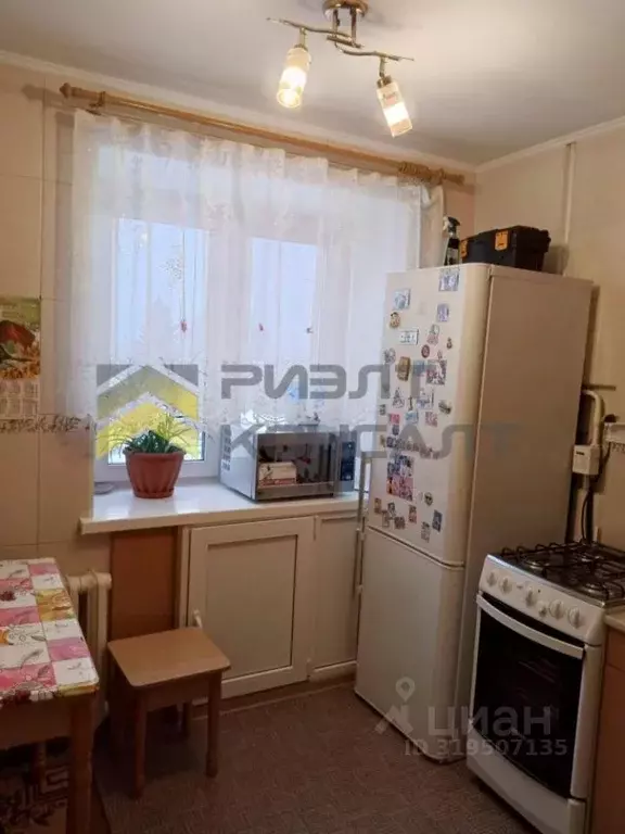 2-к кв. Омская область, Омск просп. Мира, 131 (41.6 м) - Фото 0