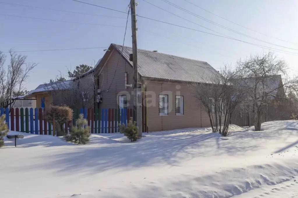 Дом в Омская область, Любинский район, с. Любино-Малороссы ... - Фото 1