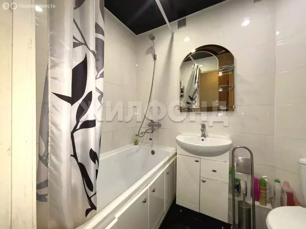 4-комнатная квартира: Иркутск, улица Помяловского, 10 (57.4 м) - Фото 1