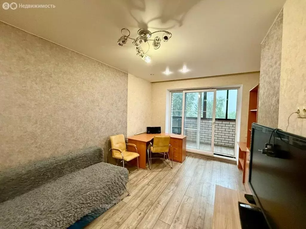 2-комнатная квартира: Строитель, микрорайон Северный, 12А (73 м) - Фото 1