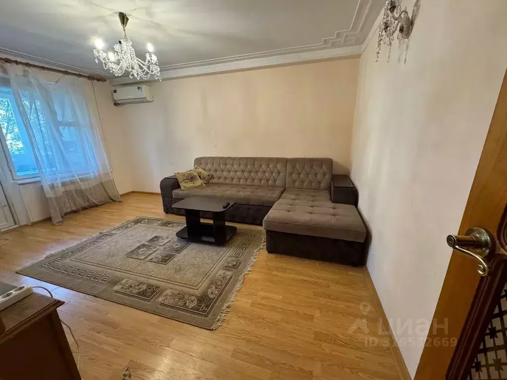 2-к кв. Дагестан, Каспийск Октябрьская ул., 7 (78.0 м) - Фото 0
