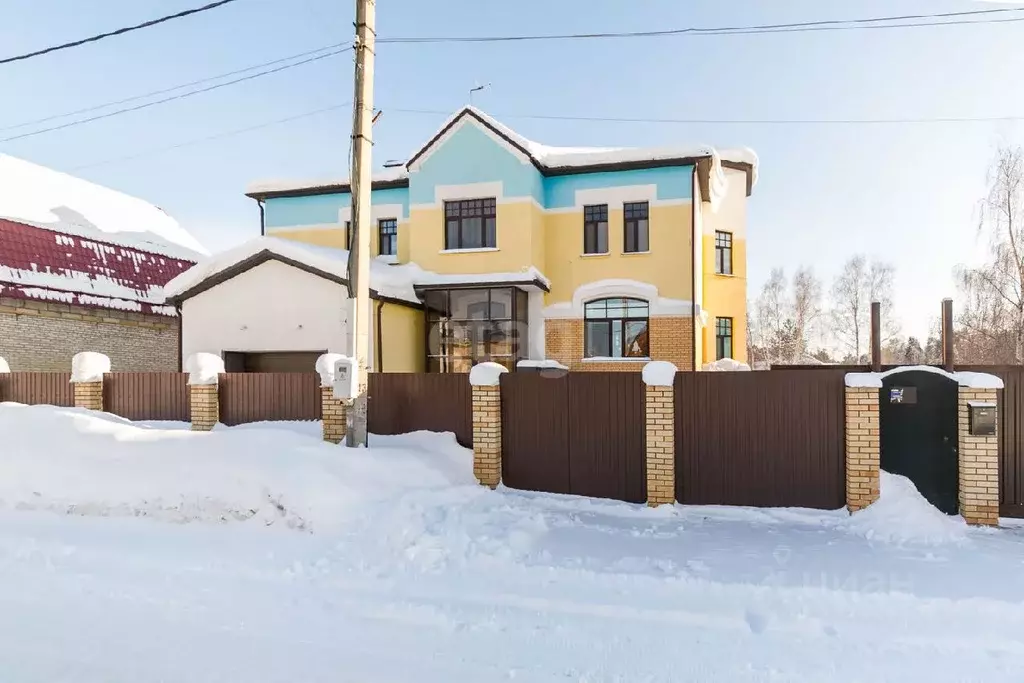 Дом в Ханты-Мансийский АО, Сургут пос. Снежный,  (438 м) - Фото 0