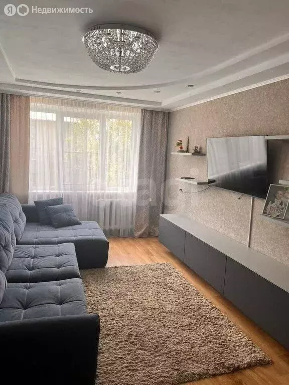 3-комнатная квартира: Златоуст, улица Шишкина, 13А (66 м) - Фото 1
