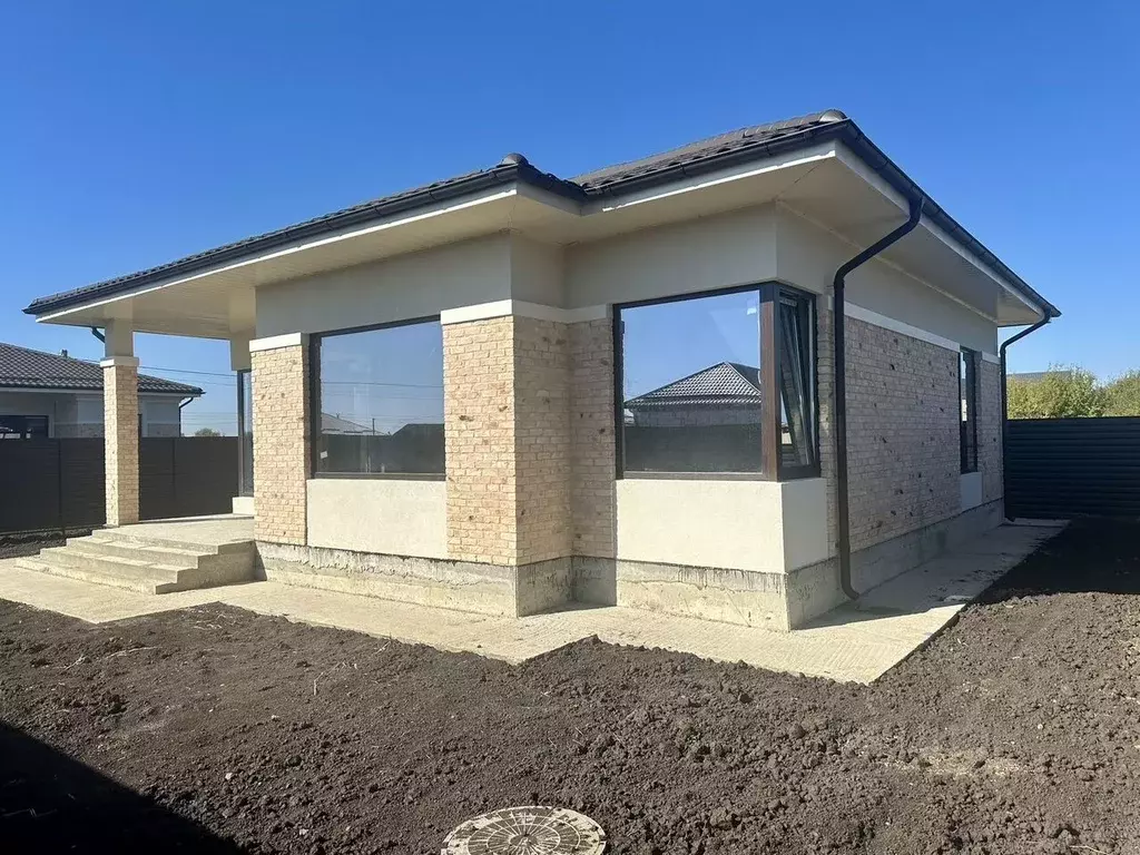 Дом в Адыгея, Тахтамукайский район, Козет аул ул. Убыхская, 47 (110 м) - Фото 1