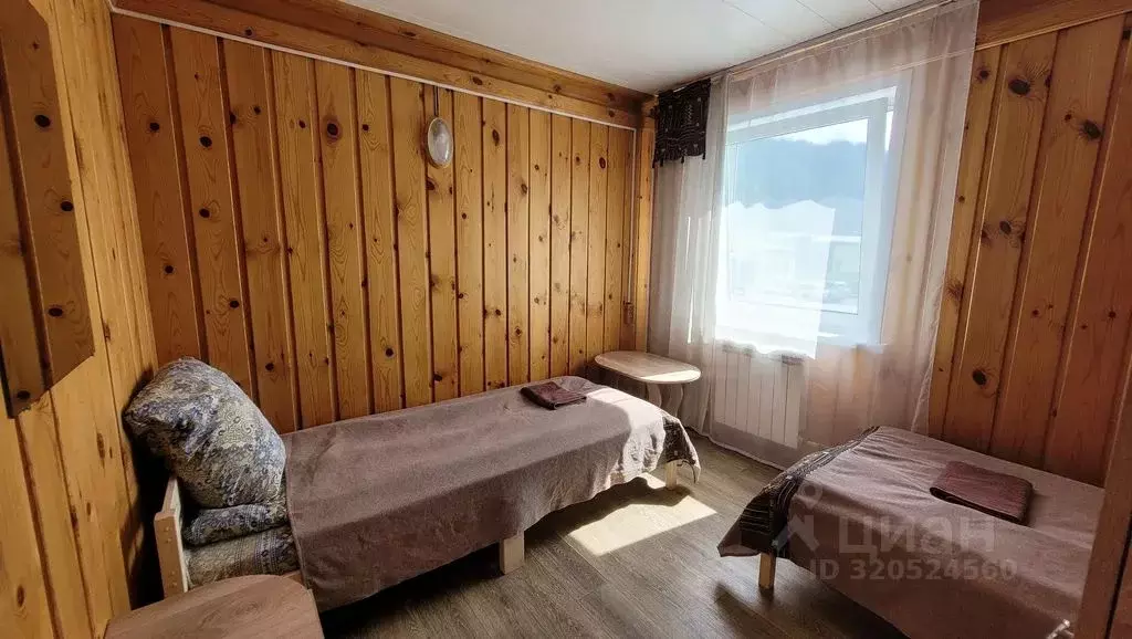 Комната Алтай, Чемальский район, с. Чемал Советская ул., 4 - Фото 1