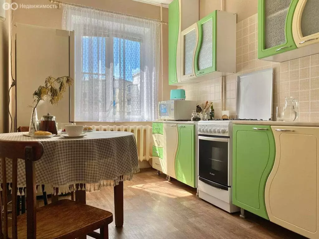 2-комнатная квартира: Астрахань, улица Бабаевского, 41 (63.7 м) - Фото 0