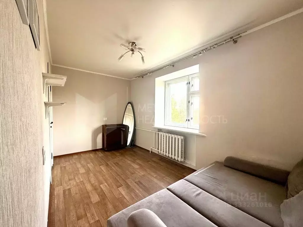 3-к кв. Тюменская область, Тюмень ул. 50 лет ВЛКСМ, 101 (49.6 м) - Фото 1