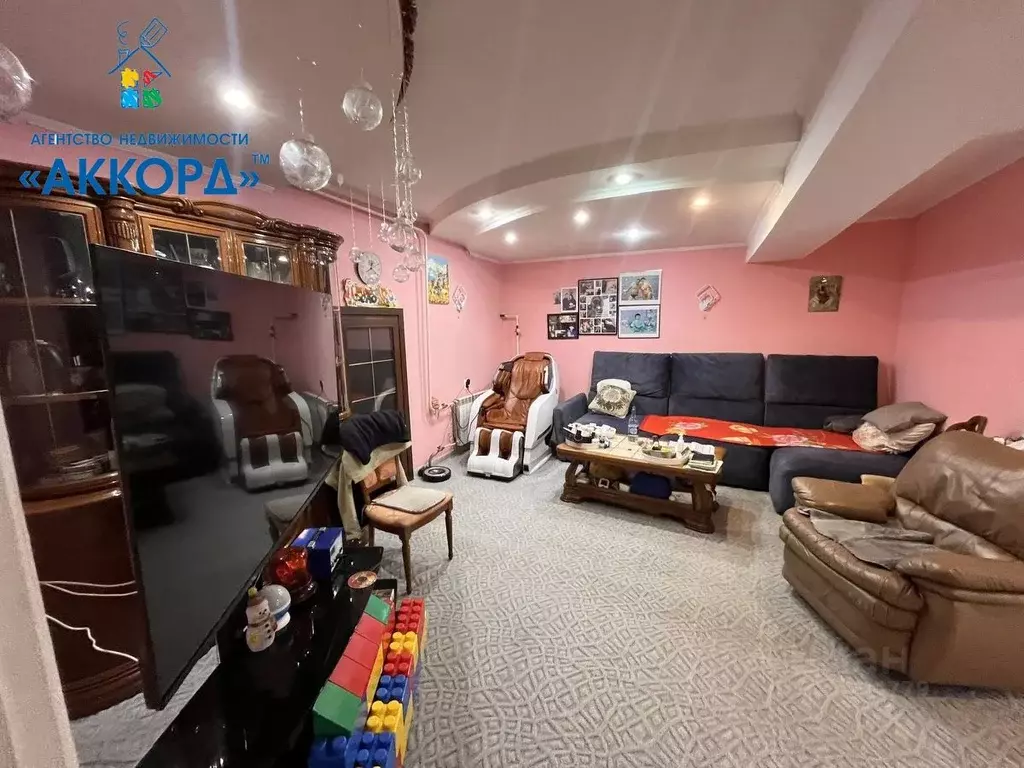 Дом в Алтайский край, Барнаул ул. Тачалова (269 м) - Фото 1