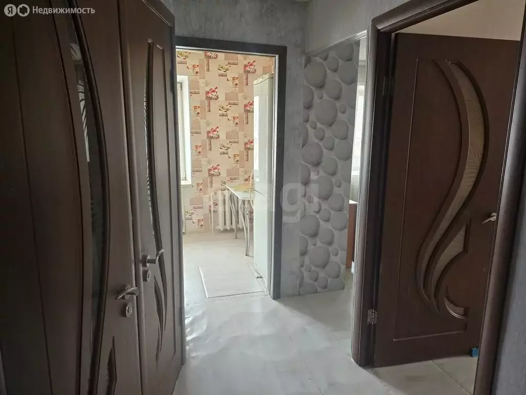 2-комнатная квартира: Альметьевск, проспект Габдуллы Тукая, 54А (41.7 ... - Фото 2