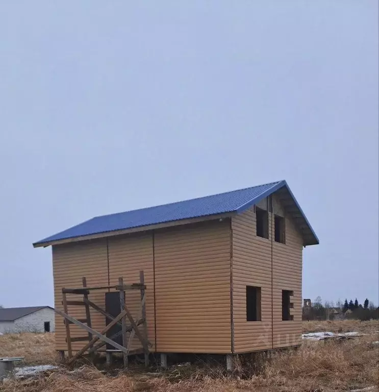 Дом в Новгородская область, Новгородский район, Ракомское с/пос, д. ... - Фото 0