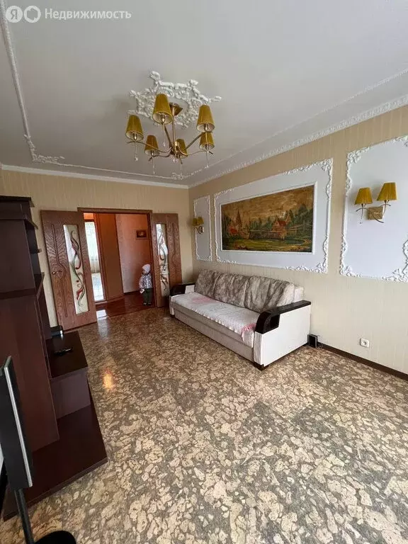 3-комнатная квартира: Симферополь, проспект Победы, 1 (63 м) - Фото 1