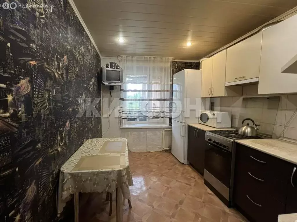 3-комнатная квартира: Брянск, улица Володарского, 5/1 (57 м) - Фото 1