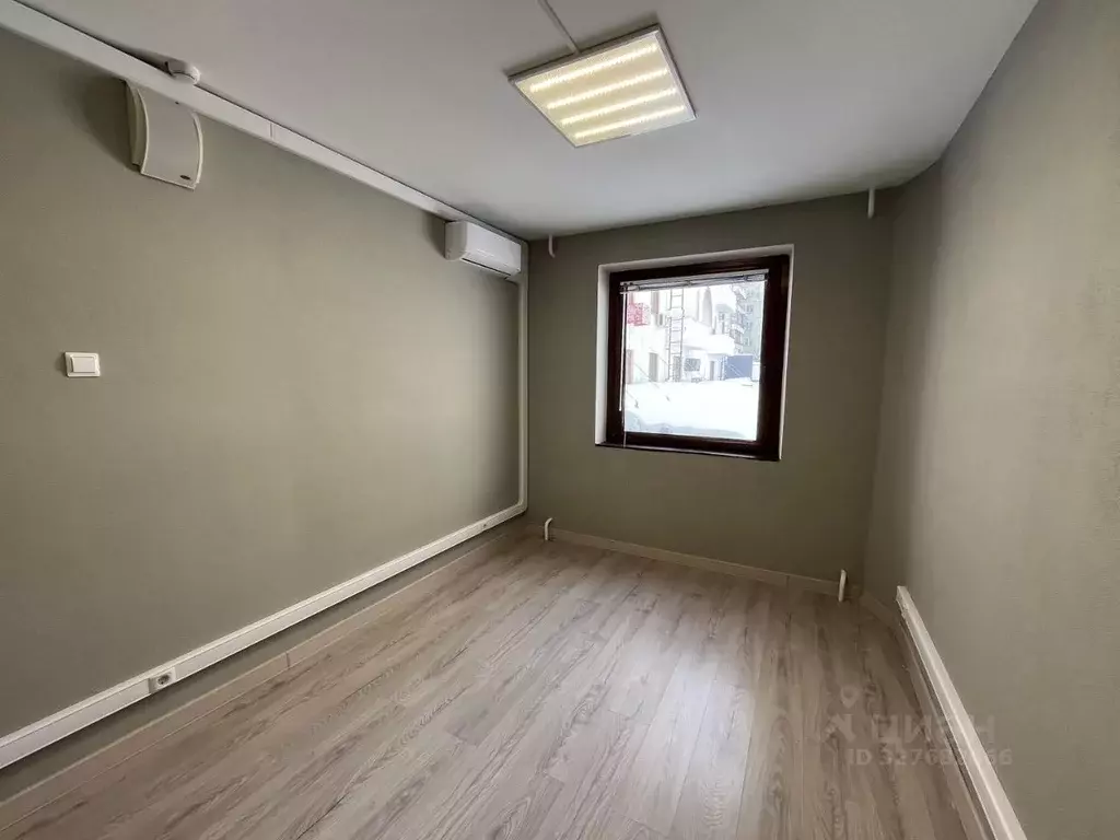 Офис в Челябинская область, Челябинск ул. Молодогвардейцев, 34 (28 м) - Фото 2