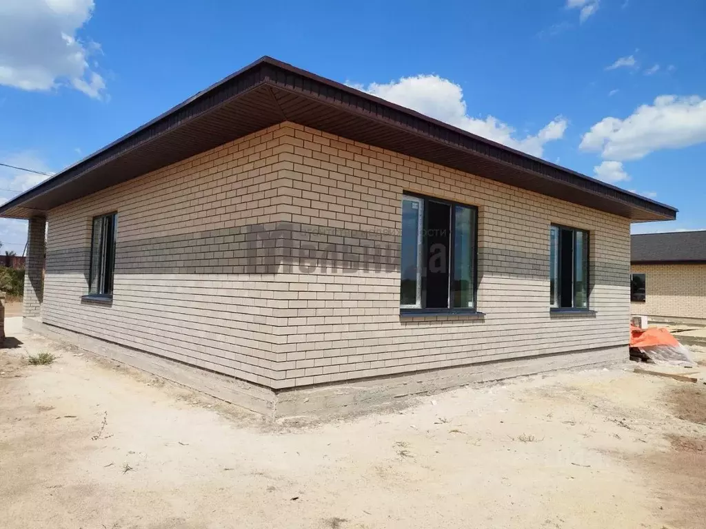 Дом в Волгоградская область, Краснослободск Среднеахтубинский район, ... - Фото 1