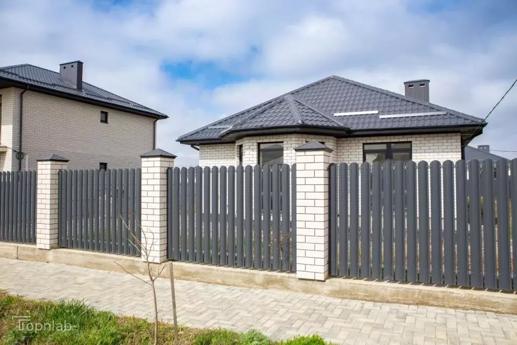 Дом в Краснодарский край, Темрюк пер. Цветочный (80 м) - Фото 1