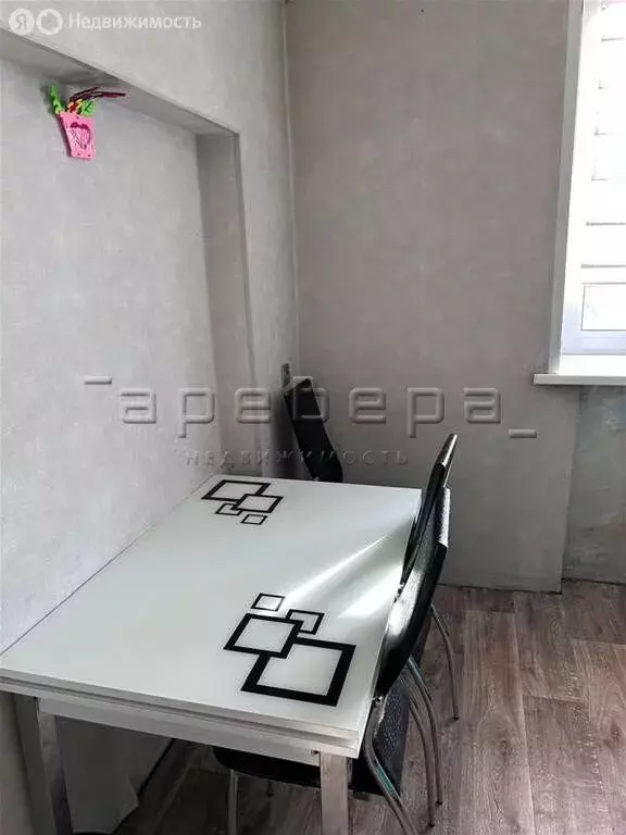 3-комнатная квартира: Красноярск, улица Калинина, 2А (75 м) - Фото 1