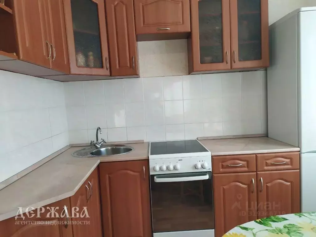 1-к кв. Белгородская область, Старый Оскол Макаренко мкр, 22к2 (38.8 ... - Фото 0