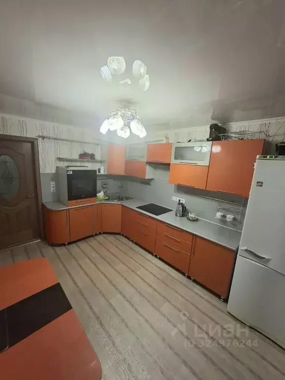 1-к кв. Саратовская область, Саратов Кленовая ул., 7 (53.0 м) - Фото 2