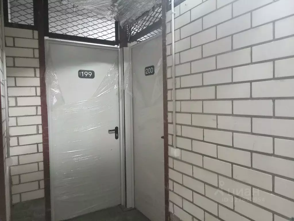 Гараж в Свердловская область, Екатеринбург ул. Гагарина, 9 (4 м) - Фото 1