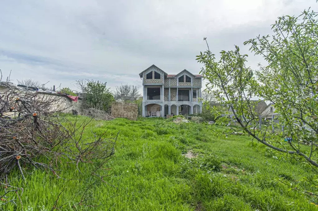 Дом в Севастополь с. Осипенко, ул. Ветеранов, 14Б (240 м) - Фото 1