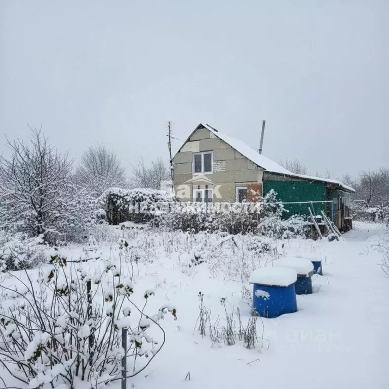 Дом в Саратовская область, Балаковский район, Быково-Отрогское ... - Фото 1