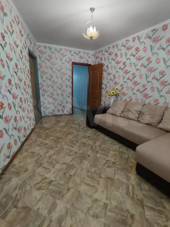 Комната 17 м в 4-к., 1/9 эт. - Фото 1