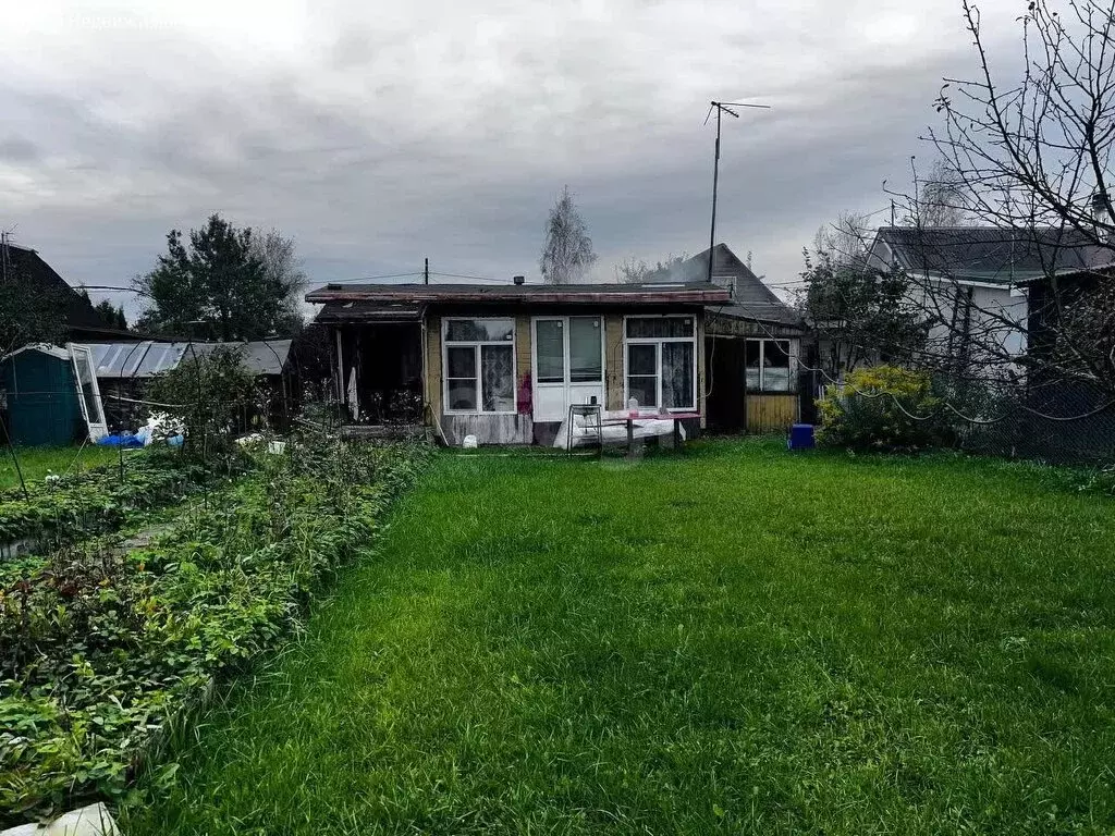 Участок в Шлиссельбург, СНТ Шлиссельбуржец, Лесная улица (6.6 м) - Фото 1